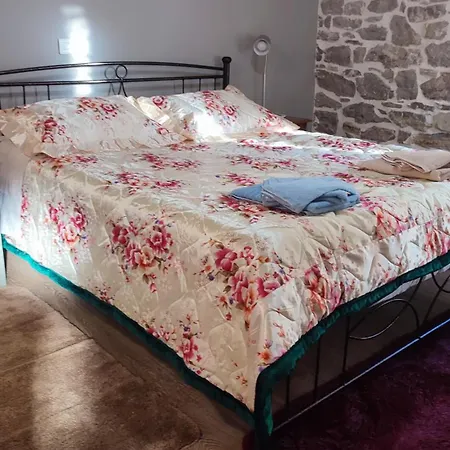Holiday home μαριγουλαμ